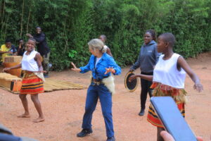 Hakuna Matata Meaning in English and Swahili: Hakuna Matata Meaning in English and Swahili: