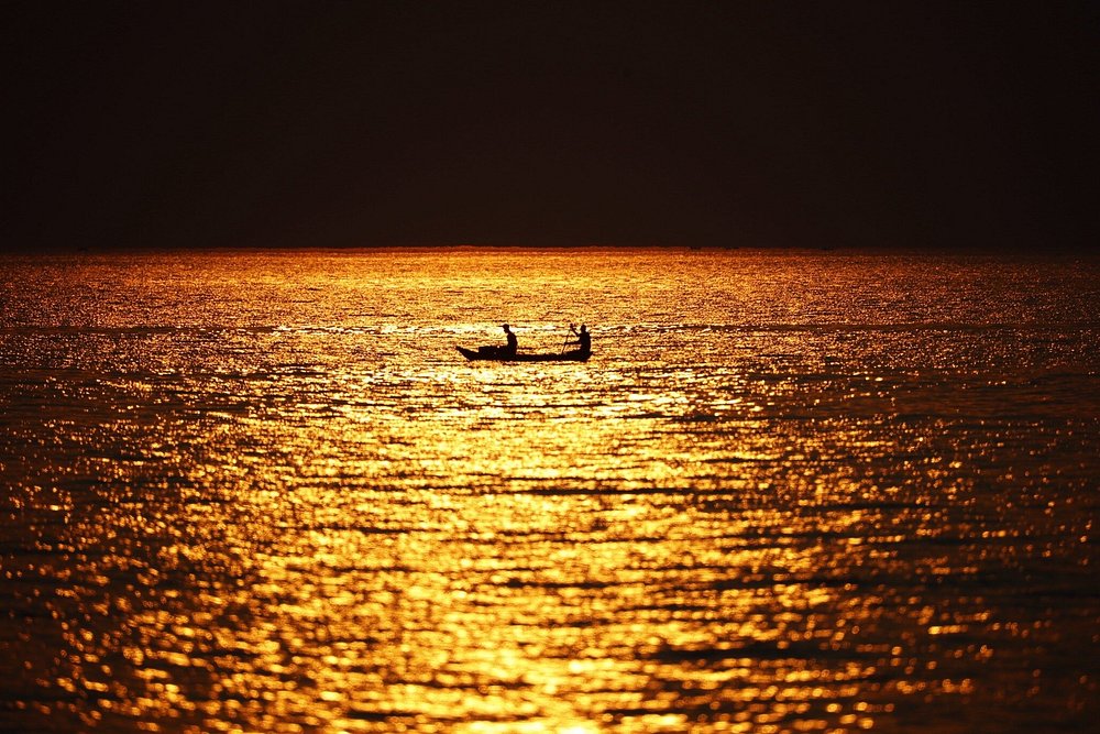 Largest Lakes in the World: Top 10 by Surface Area Largest Lakes in the World: Top 10 by Surface Area