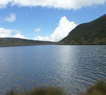 Mountain Kenya Lakes: Kenya Hidden Alpine Paradise